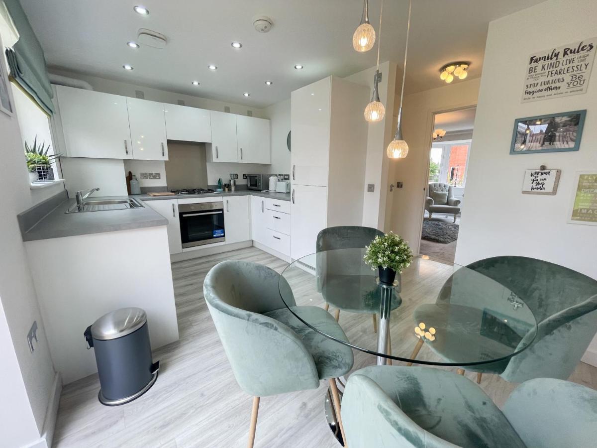 Newly Developed 3 Bedroom Home Glasgow Eksteriør billede