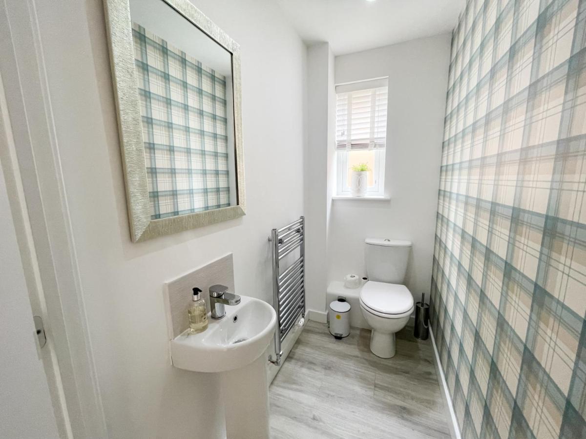 Newly Developed 3 Bedroom Home Glasgow Eksteriør billede