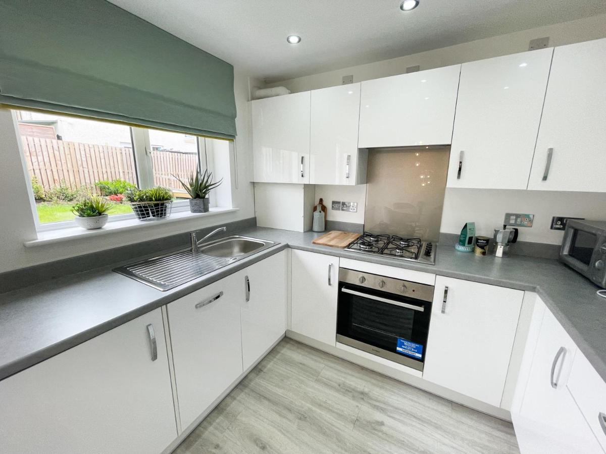 Newly Developed 3 Bedroom Home Glasgow Eksteriør billede