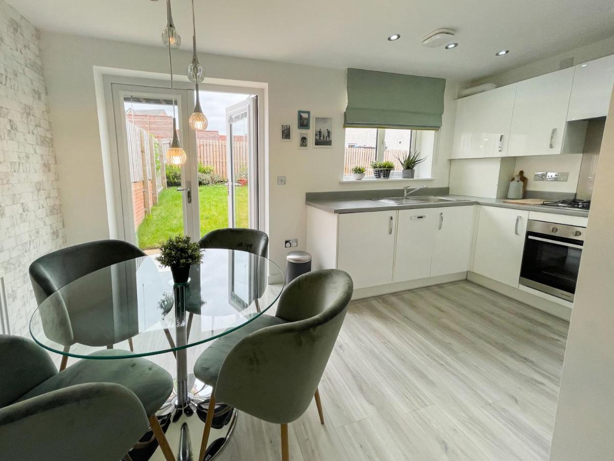 Newly Developed 3 Bedroom Home Glasgow Eksteriør billede