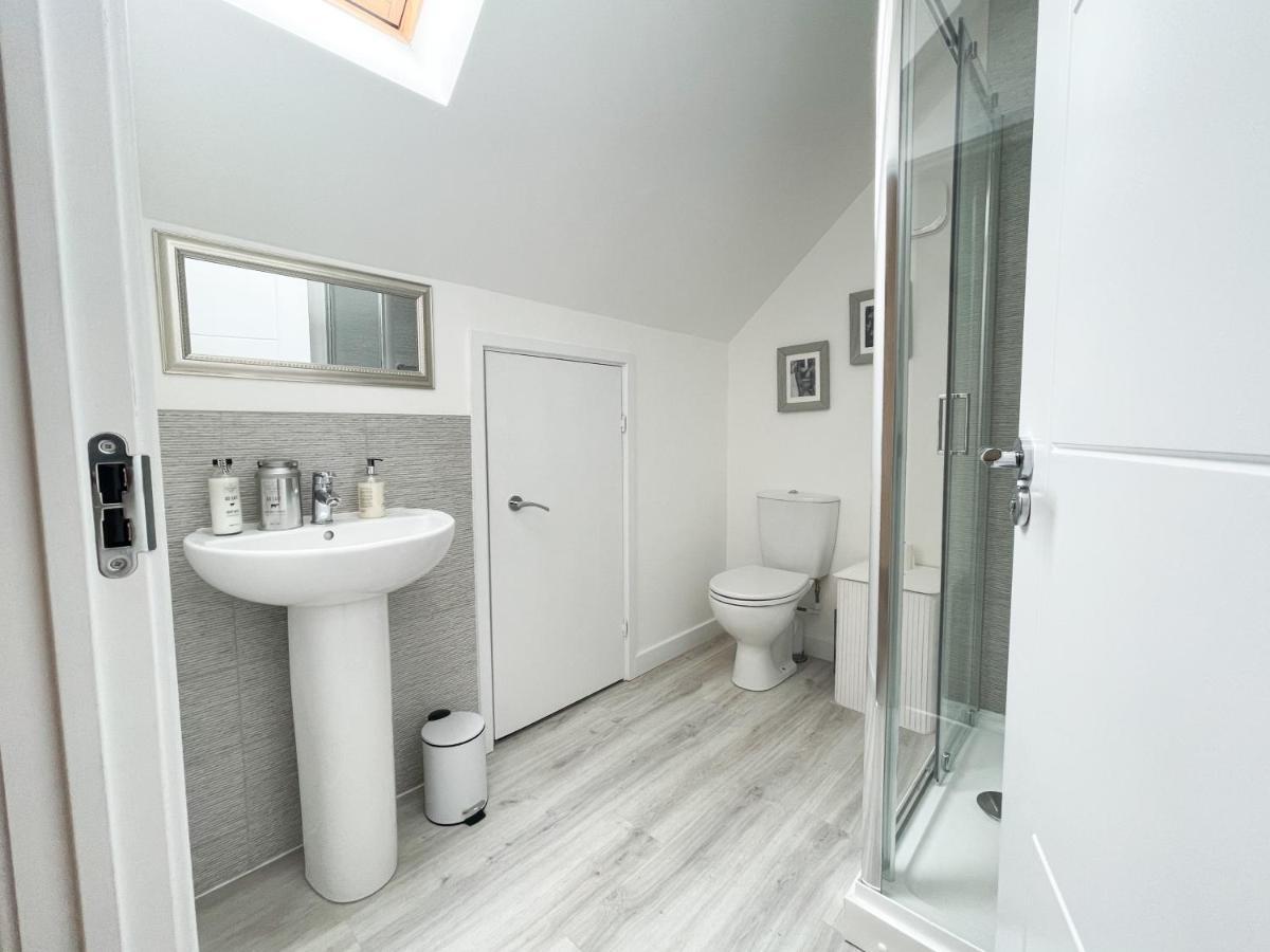 Newly Developed 3 Bedroom Home Glasgow Eksteriør billede