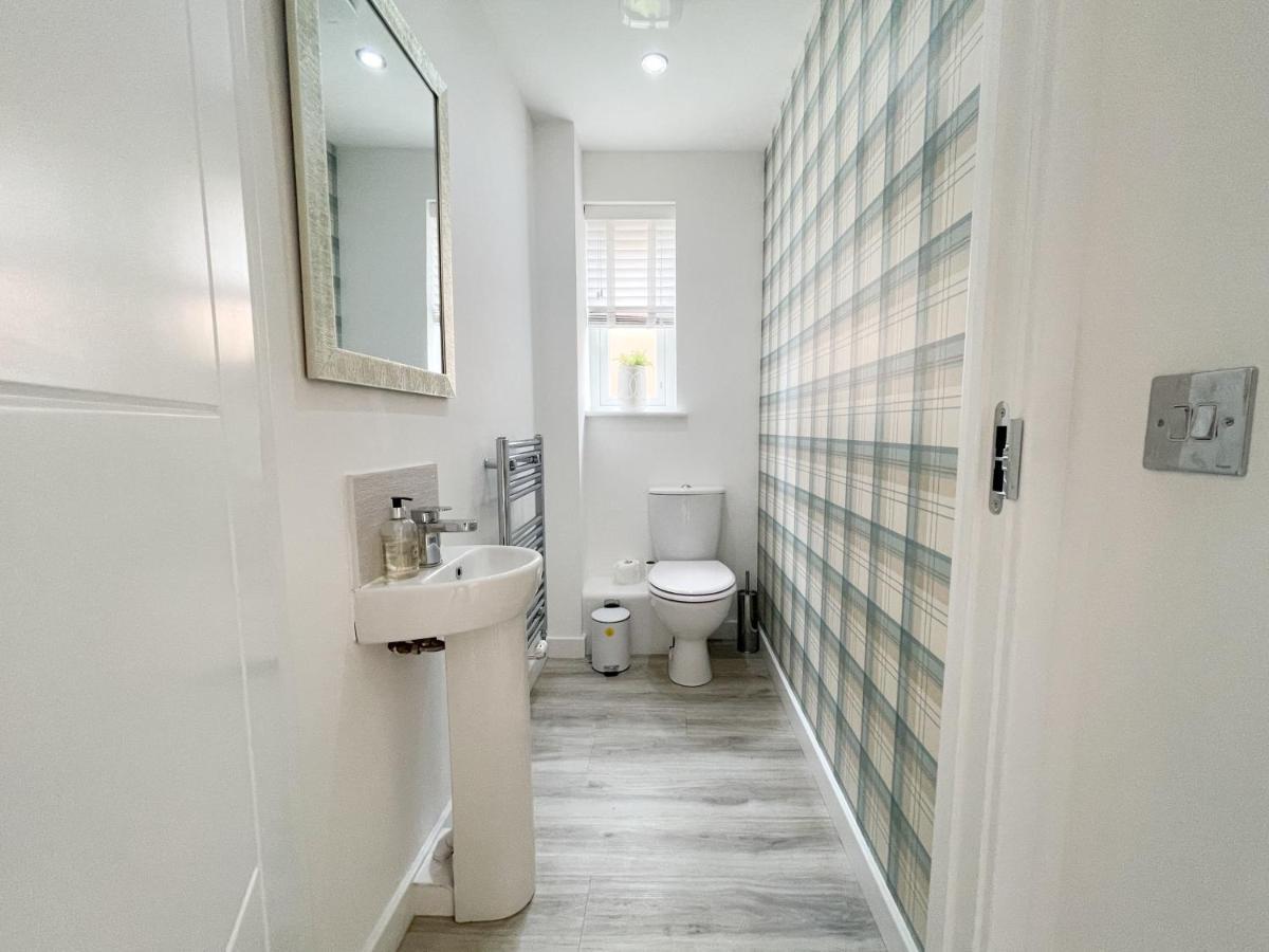 Newly Developed 3 Bedroom Home Glasgow Eksteriør billede