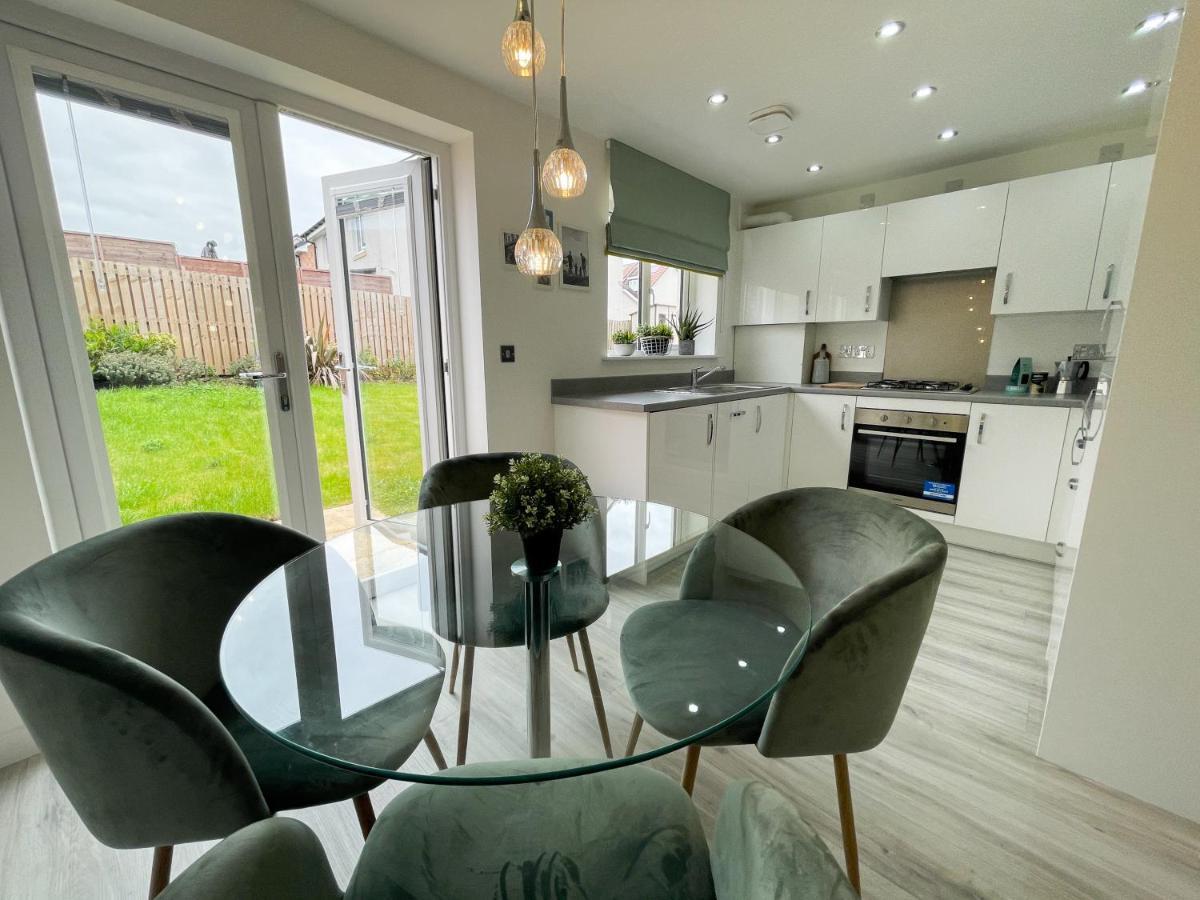 Newly Developed 3 Bedroom Home Glasgow Eksteriør billede